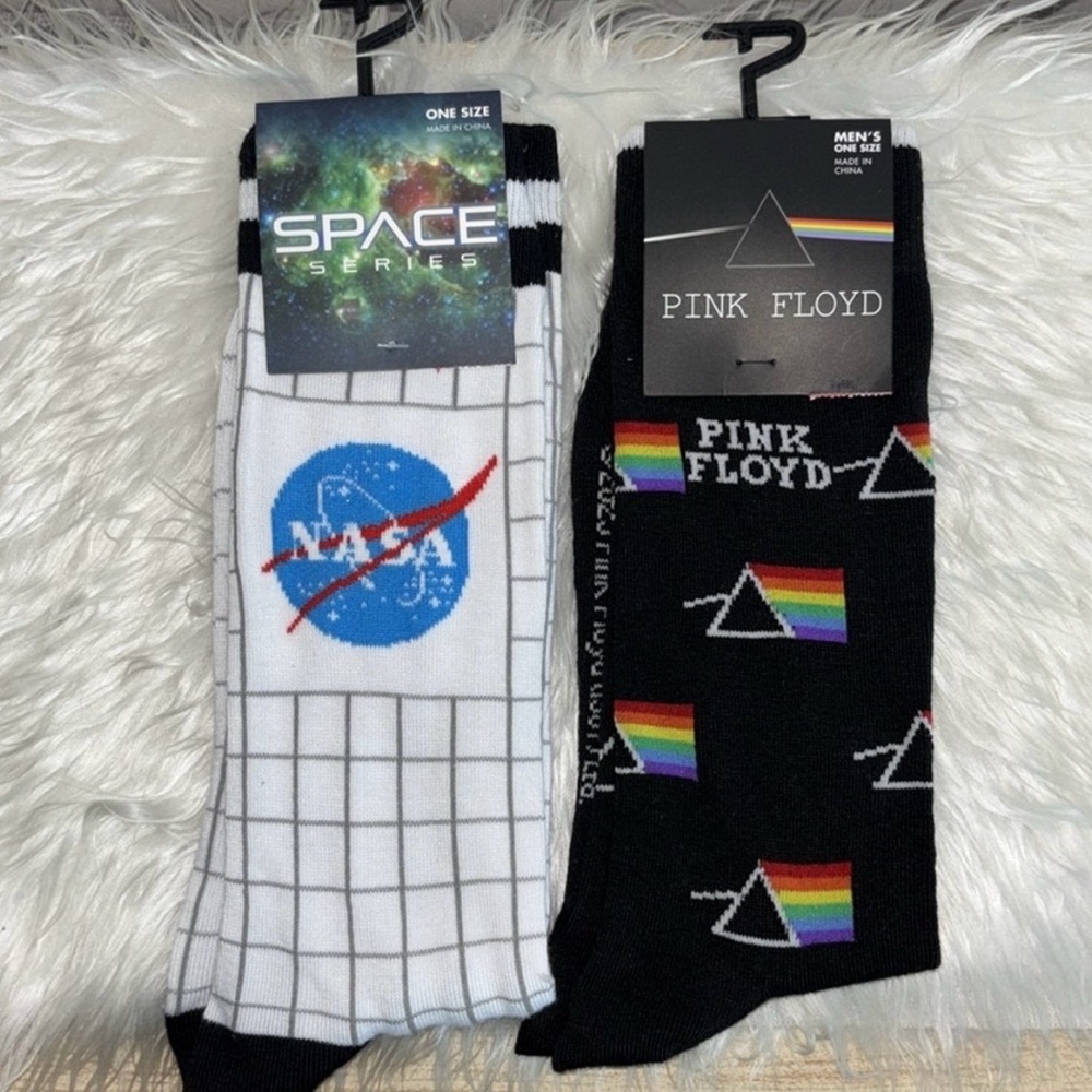 2 Pairs of Socks 🧦 - NASA & Pink Floyd